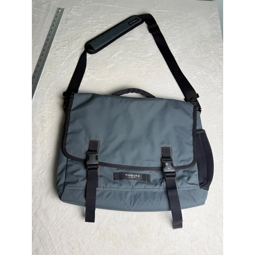 Timbuk2 Classic Messenger Bag Grey Black Nylon Commuter Laptop Travel Shoulder